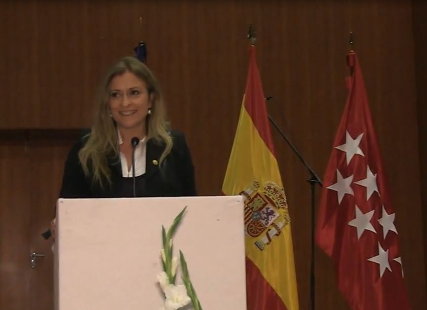 La Prof.ª María Paz García-Vera madrina de la 2ª Promoción de Graduados en Psicología de la UCM